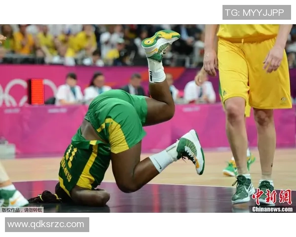 全场爆笑体育失误瞬间大盘点球场赛场趣味画面笑不停