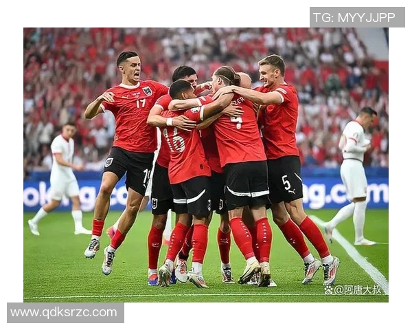 欧洲杯小组赛焦点对决战术解读与球队胜负关键因素分析 欧洲杯小组赛焦点对决战术解读与球队胜负关键因素分析