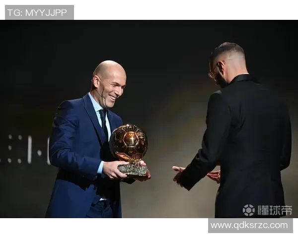 金球奖荣膺月度最佳球员实至名归展现顶尖实力与荣耀