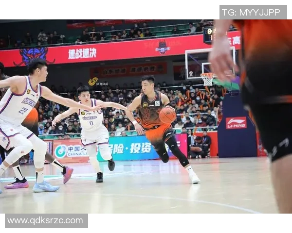 CBA季后赛激战正酣谁能突破重围最终捧起冠军奖杯 CBA季后赛激战正酣谁能突破重围最终捧起冠军奖杯