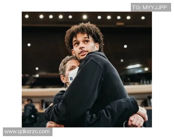 以镜头回顾独行侠感人瞬间全队温情画面令人泪目 以镜头回顾独行侠感人瞬间全队温情画面令人泪目