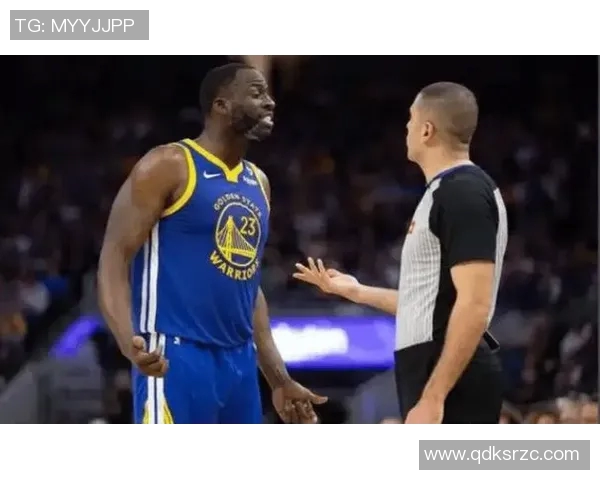 勇士赛场突发小插曲裁判冷静应对妥善处理比赛局势 勇士赛场突发小插曲裁判冷静应对妥善处理比赛局势